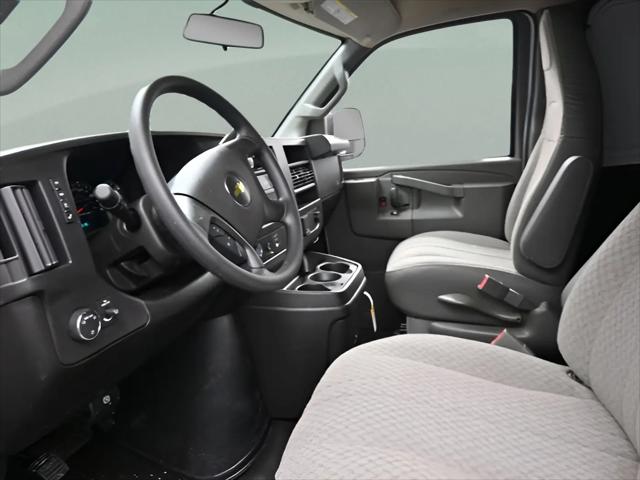 2026 Chevrolet Express Cargo Van 2500 Regular Wheelbase, WT, RWD