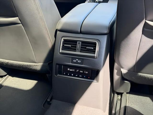 2025 Mazda CX-70 Premium Package