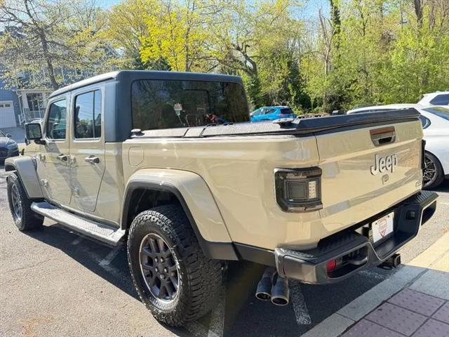 2022 Jeep Gladiator Overland