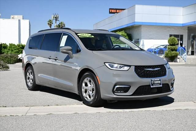 2022 Chrysler Pacifica Touring L for sale in San Bernardino, CA
