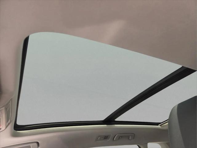 2026 Volkswagen Taos SE Black
