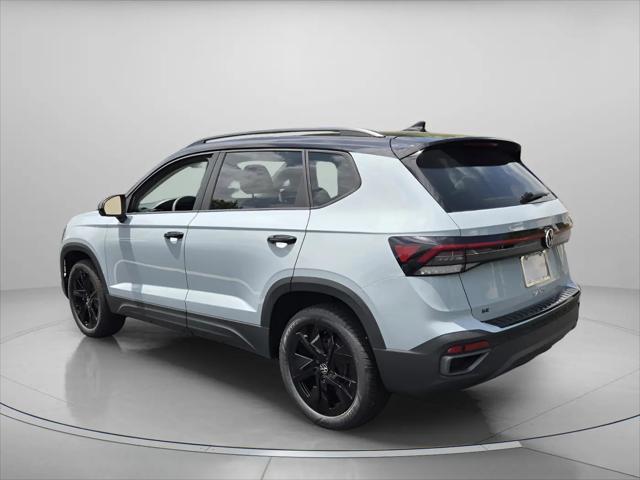 2026 Volkswagen Taos SE Black
