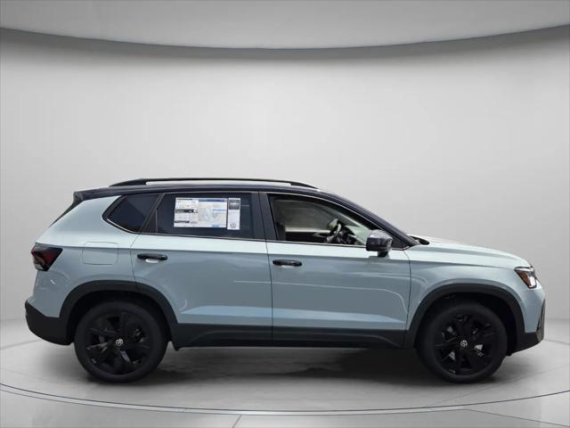 2026 Volkswagen Taos SE Black