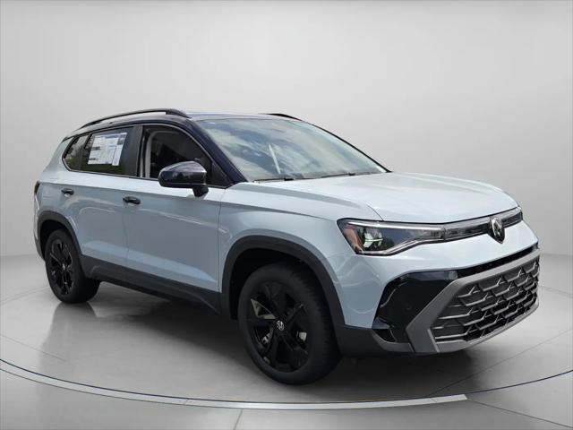 2026 Volkswagen Taos SE Black