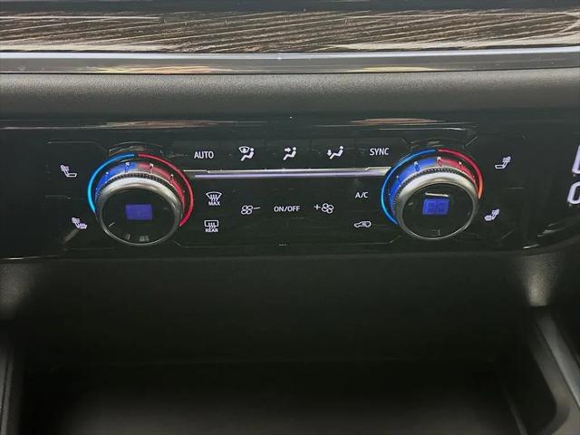 2024 GMC Sierra 1500 4WD Crew Cab Short Box Elevation with 3SB