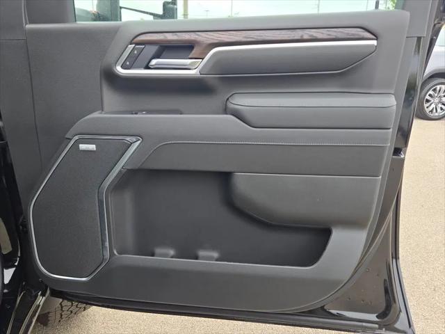 2026 GMC Sierra 2500HD Crew Cab, Standard Bed, SLT, 4WD