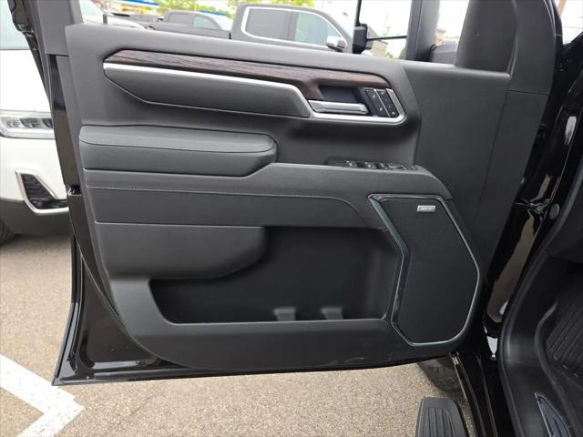2026 GMC Sierra 2500HD Crew Cab, Standard Bed, SLT, 4WD