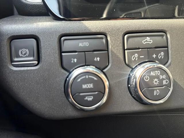 2022 GMC Sierra 1500 4WD Crew Cab Short Box Elevation