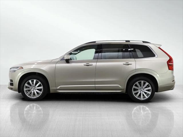 2016 Volvo XC90 T6 Momentum
