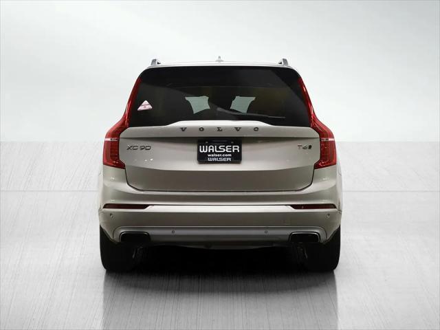 2016 Volvo XC90 T6 Momentum