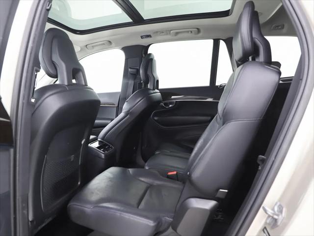 2016 Volvo XC90 T6 Momentum