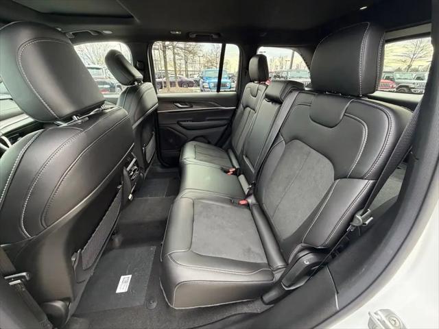 2026 Jeep Grand Cherokee Altitude 4x4