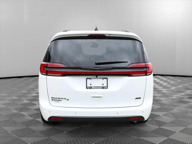 2026 Chrysler Pacifica Select AWD