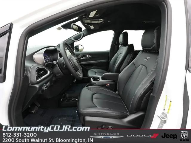 2026 Chrysler Pacifica Select AWD