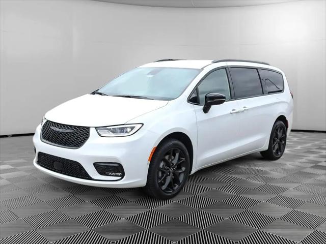 2026 Chrysler Pacifica Select AWD