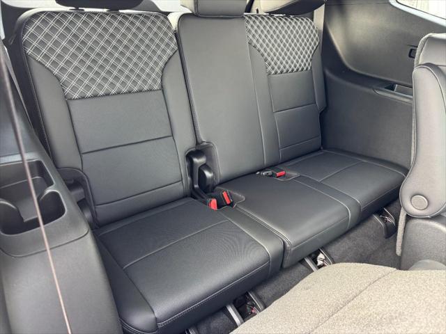 2026 GMC Acadia Denali AWD