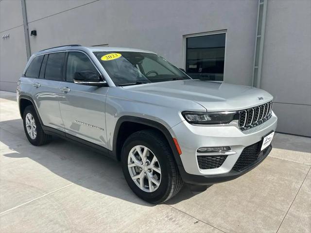 2023 Jeep Grand Cherokee Limited 4x4 for sale in Winona, MN