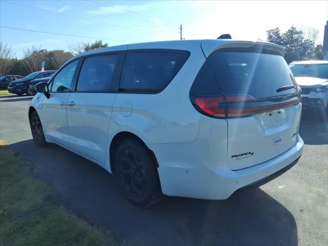 2024 Chrysler Pacifica Hybrid S Appearance Pkg