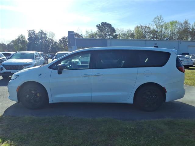 2024 Chrysler Pacifica Hybrid S Appearance Pkg