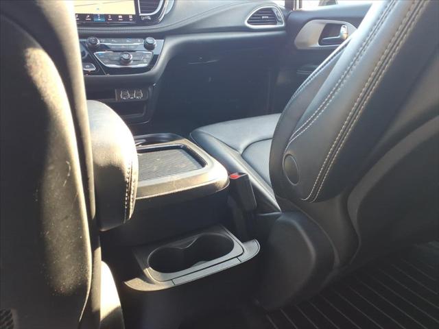 2024 Chrysler Pacifica Hybrid S Appearance Pkg