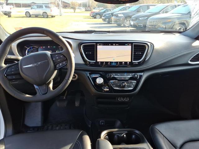 2024 Chrysler Pacifica Hybrid S Appearance Pkg