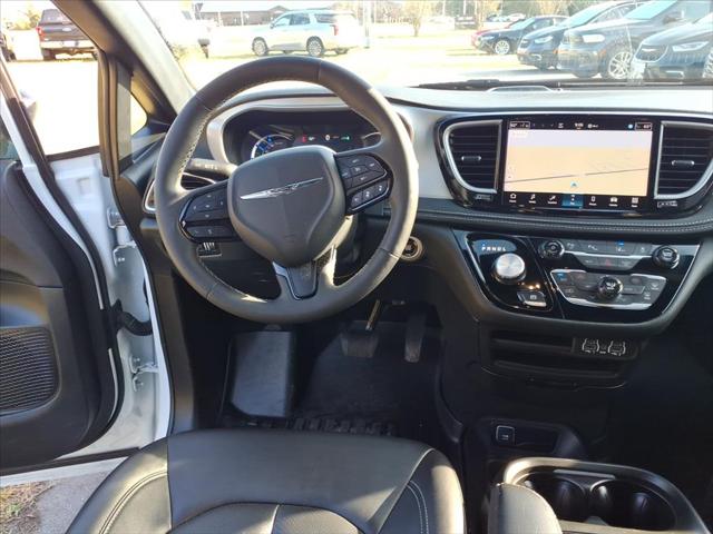 2024 Chrysler Pacifica Hybrid S Appearance Pkg