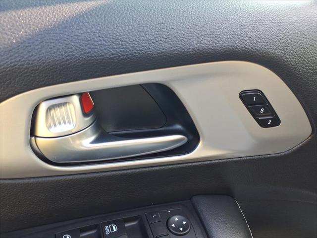 2024 Chrysler Pacifica Hybrid S Appearance Pkg