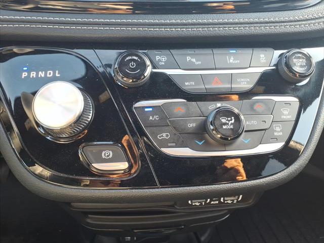 2024 Chrysler Pacifica Hybrid S Appearance Pkg