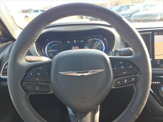 2024 Chrysler Pacifica Hybrid S Appearance Pkg