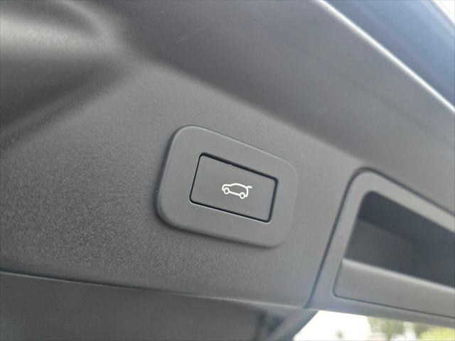 2026 Land Rover Range Rover Velar P250 Dynamic SE