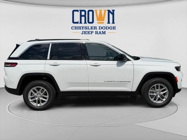 2026 Jeep Grand Cherokee GRAND CHEROKEE LAREDO 4X4 2026 Jeep Grand Cherokee GRAND CHEROKEE LAREDO 4X4