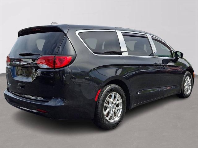 2024 Chrysler Voyager LX