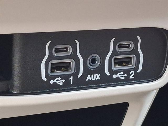 2024 Chrysler Voyager LX