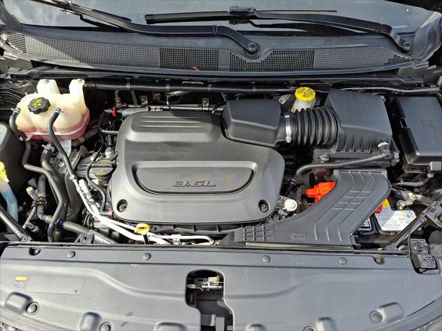 2024 Chrysler Voyager LX