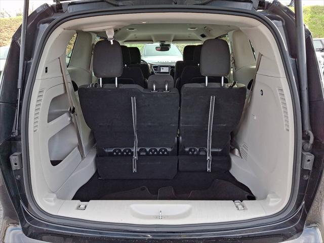 2024 Chrysler Voyager LX
