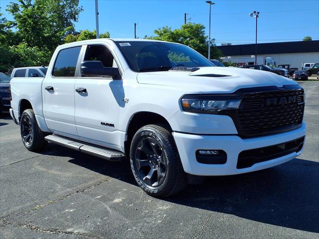 2026 RAM Ram 1500 RAM 1500 EXPRESS CREW CAB 4X4 57 BOX