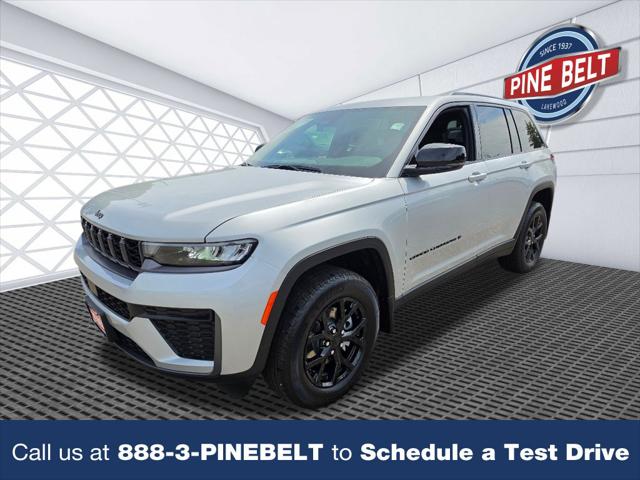 2026 Jeep Grand Cherokee GRAND CHEROKEE LAREDO ALTITUDE 4X4