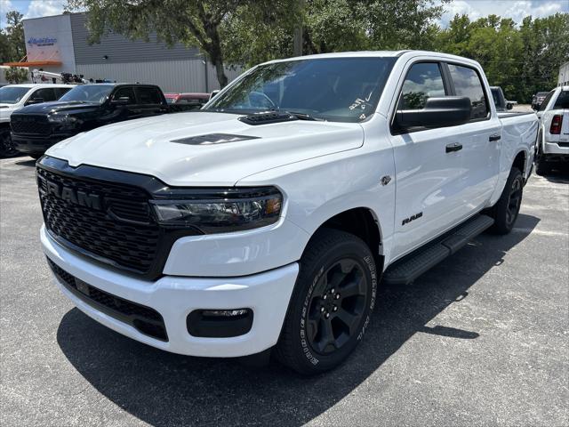 2026 RAM Ram 1500 RAM 1500 EXPRESS CREW CAB 4X4 57 BOX
