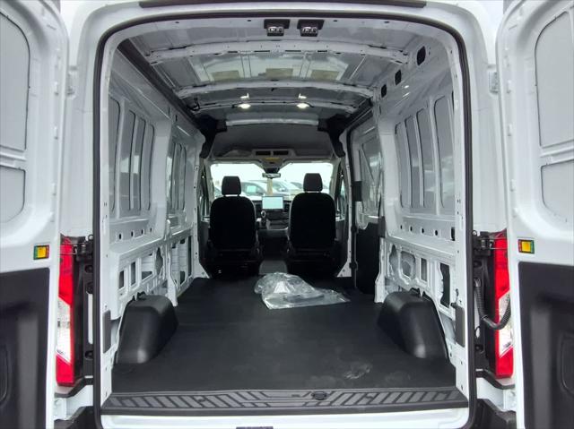 2026 Ford Transit Cargo Van T-250 148 Med Rf 9150 GVWR RWD