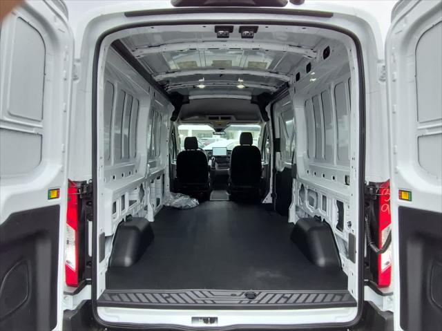 2026 Ford Transit Cargo Van T-250 148 Med Rf 9150 GVWR RWD
