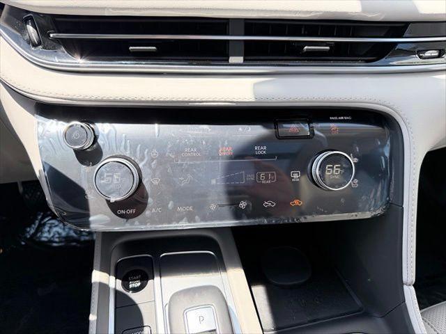 2027 INFINITI QX60 LUXE