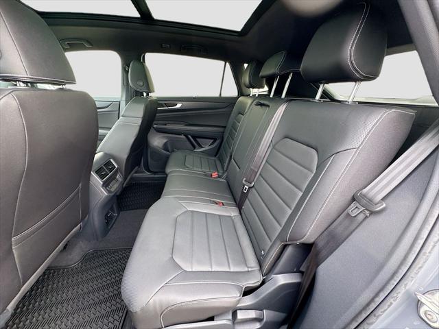 2026 Volkswagen Atlas Cross Sport SEL R-Line Black