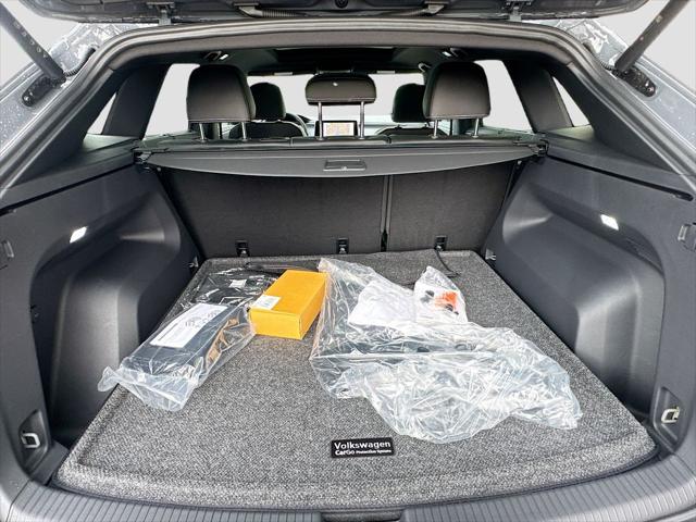 2026 Volkswagen Atlas Cross Sport SEL R-Line Black