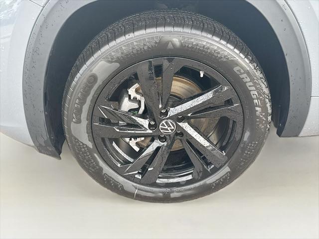 2026 Volkswagen Atlas Cross Sport SEL R-Line Black