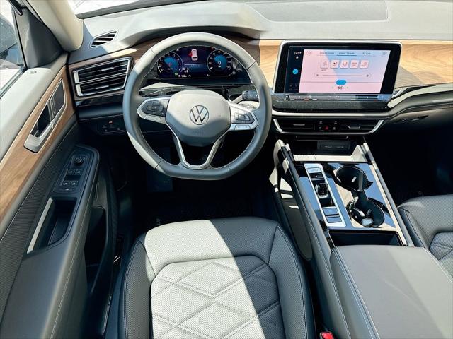 2026 Volkswagen Atlas SE with Technology