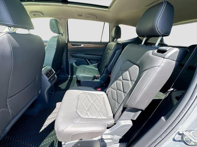 2026 Volkswagen Atlas SE with Technology