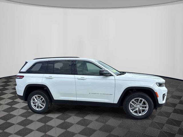 2026 Jeep Grand Cherokee GRAND CHEROKEE LAREDO X 4X4