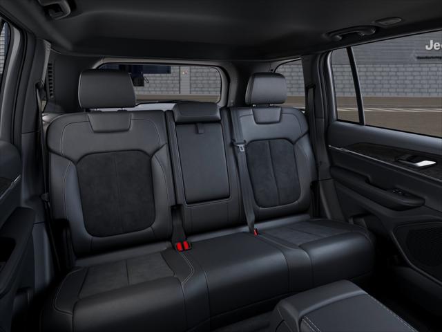 2026 Jeep Grand Cherokee Altitude 4x2