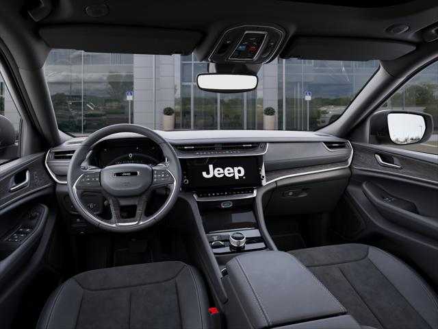 2026 Jeep Grand Cherokee Altitude 4x2
