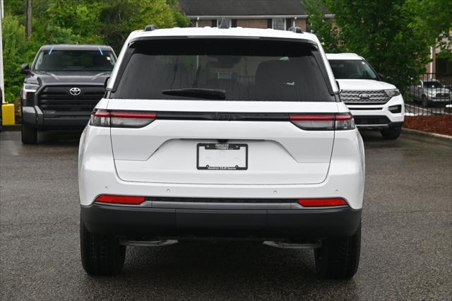 2026 Jeep Grand Cherokee Altitude 4x2